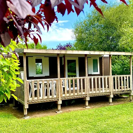 אתר קמפינג La Ferme De Perdigat 4*