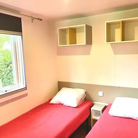 营地 La Ferme De Perdigat 4*