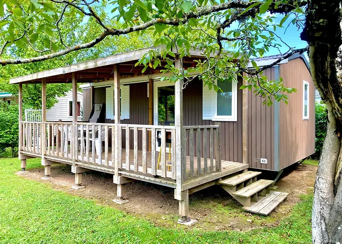 La Ferme De Perdigat مكان تخييم 4*